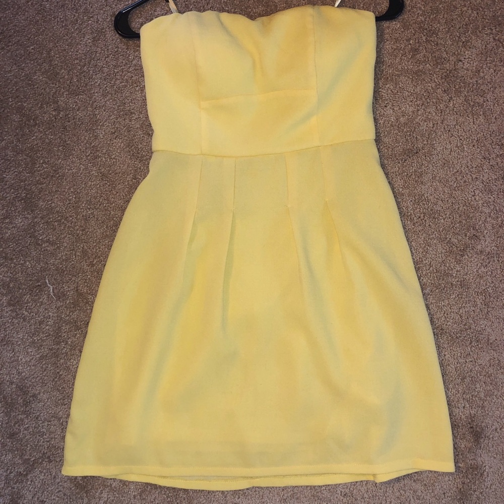 Lulu’s strapless mini dress (S)